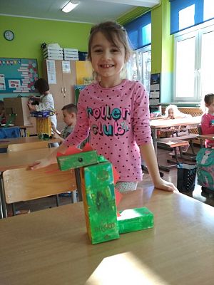 Grafika #2: SMOK WAWELSKI W KLASIE 1.