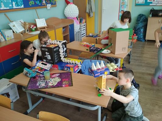 Grafika #6: SMOK WAWELSKI W KLASIE 1.