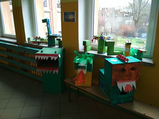 Grafika #0: SMOK WAWELSKI W KLASIE 1.