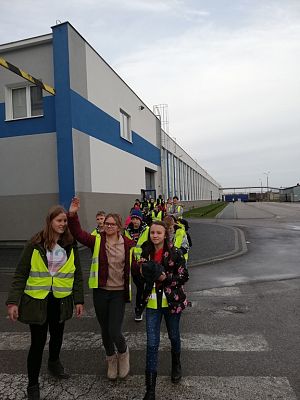 Grafika #2: Wycieczka do fabryki porcelany w Łubianie