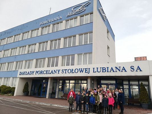 Grafika #0: Wycieczka do fabryki porcelany w Łubianie