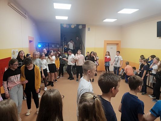 Grafika #6: Dyskoteka