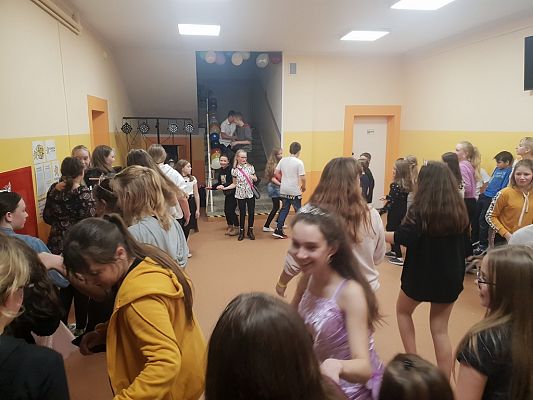 Grafika #7: Dyskoteka