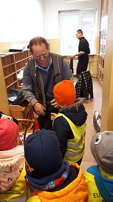 Grafika #7: Wycieczka do Urzędu Pocztowego