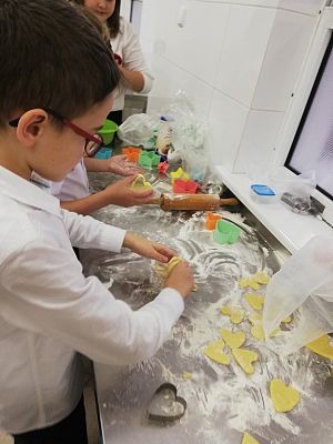 Grafika #1: Słodka Patriotka na Święto Niepodległości