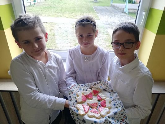 Grafika #7: Słodka Patriotka na Święto Niepodległości