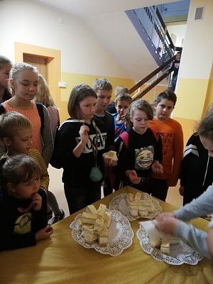 Grafika #7: Kremówki Papieskie – budujemy żywy pomnik JPII