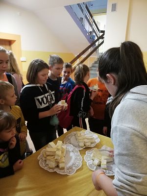 Grafika #8: Kremówki Papieskie – budujemy żywy pomnik JPII