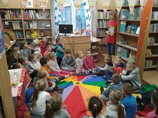 Grafika #2: WIZYTA W BIBLIOTECE PUBLICZNEJ W POGORZELICACH