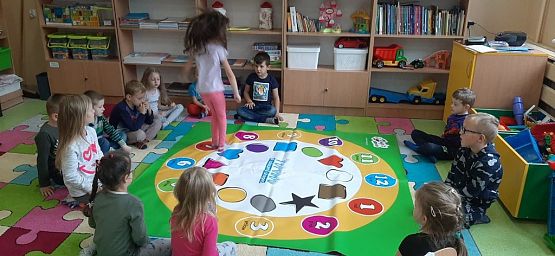 Grafika #2: Projekt PRZEDSZKOLE Z KLASĄ