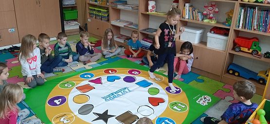 Grafika #5: Projekt PRZEDSZKOLE Z KLASĄ