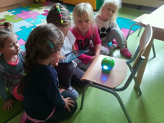 Grafika #21: Projekt PRZEDSZKOLE Z KLASĄ