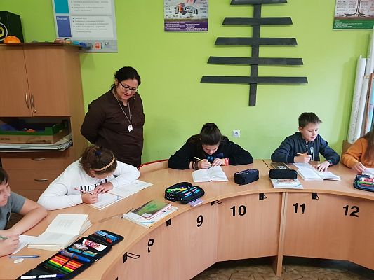 Grafika #4: PODARUJ WIERSZ