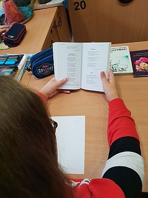 Grafika #12: PODARUJ WIERSZ