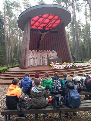 Grafika #3: WYJAZD DO PIAŚNICY # SZKOŁA PAMIĘTA