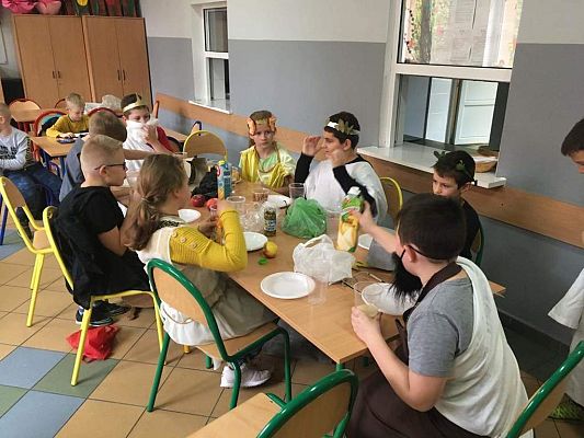 Grafika #5: Uczta greckich bogów