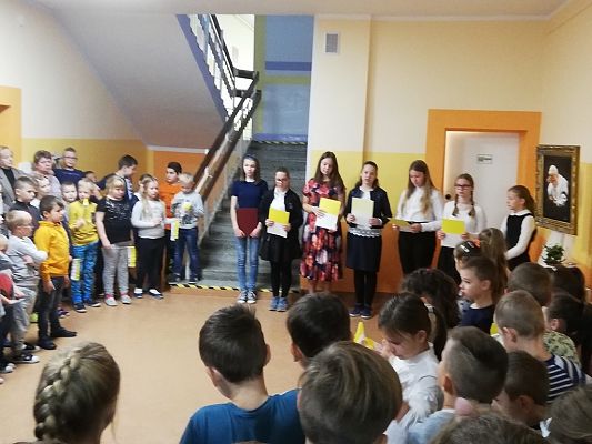 Grafika #11: XIX Dzień Papieski - Wstańcie, chodźmy!