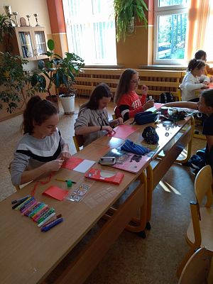 Grafika #3: BohaterON - włącz historię! - tworzymy pocztówki dla powstańców