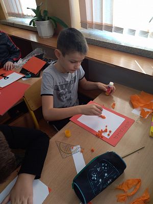 Grafika #11: BohaterON - włącz historię! - tworzymy pocztówki dla powstańców