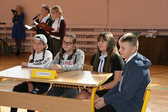 Grafika #2: UROCZYSTY APEL Z OKAZJI DNIA EDUKACJI NARODOWEJ