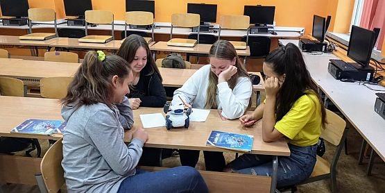 Grafika #7: CodeWeek w Naszej Szkole