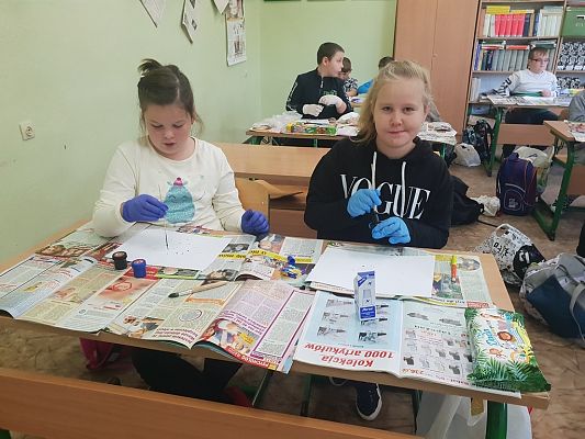 Grafika #6: Lekcja kleksografii w klasie 4