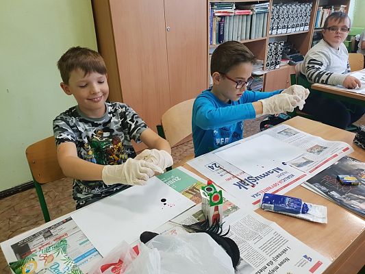 Grafika #7: Lekcja kleksografii w klasie 4