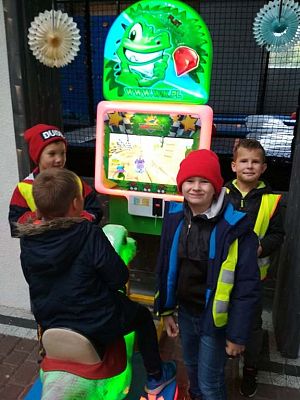 Grafika #2: WYCIECZKA KLASY I i II DO SEA PARKU W SARBSKU