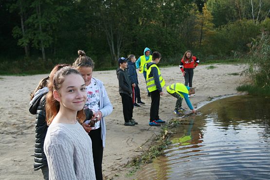 Grafika #5: Wycieczka klasy VI nad jezioro Brody