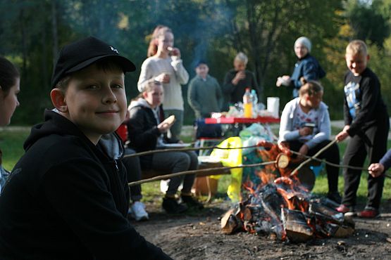 Grafika #10: Wycieczka klasy VI nad jezioro Brody