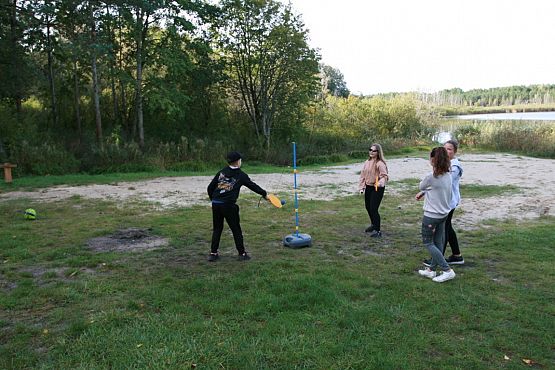 Grafika #13: Wycieczka klasy VI nad jezioro Brody