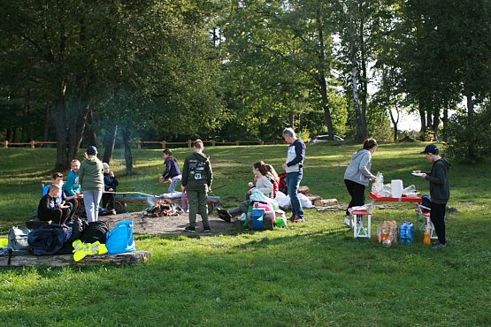 Grafika #14: Wycieczka klasy VI nad jezioro Brody