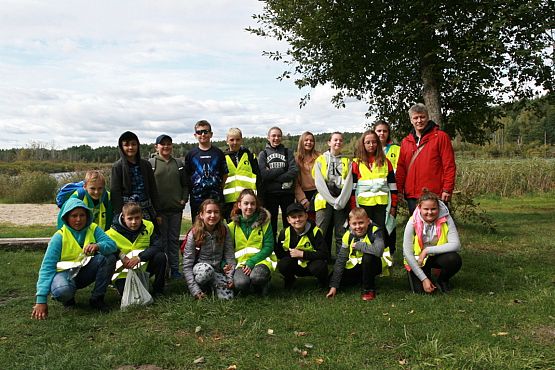 Grafika #17: Wycieczka klasy VI nad jezioro Brody