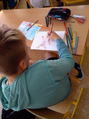 Grafika #1: Międzynarodowy Dzień Kropki na lekcjach plastyki