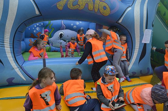 Grafika #1: DZIEŃ DZIECKA I SPORTU SZKOLNEGO-SP LEŚNICE I SP REDKOWICE