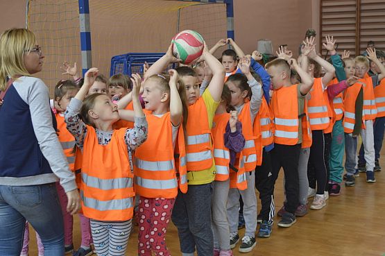 Grafika #13: DZIEŃ DZIECKA I SPORTU SZKOLNEGO-SP LEŚNICE I SP REDKOWICE