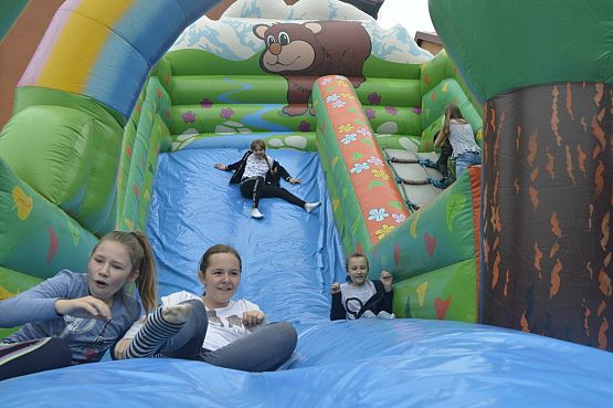 Grafika #16: DZIEŃ DZIECKA I SPORTU SZKOLNEGO-SP LEŚNICE I SP REDKOWICE