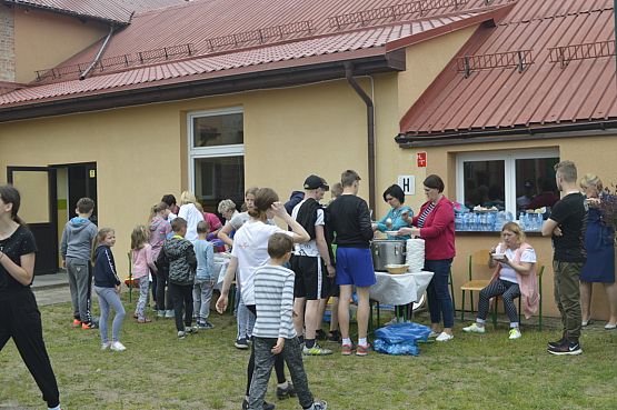 Grafika #22: DZIEŃ DZIECKA I SPORTU SZKOLNEGO-SP LEŚNICE I SP REDKOWICE