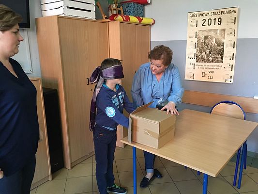 Grafika #1: MAGICZNE DZIECI - AUTYZM