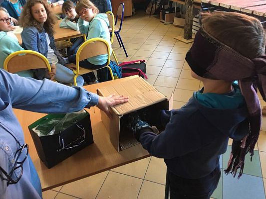 Grafika #3: MAGICZNE DZIECI - AUTYZM