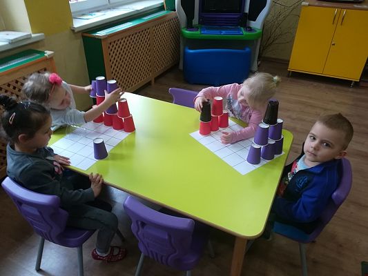 Grafika #5: Przedszkole z klasą