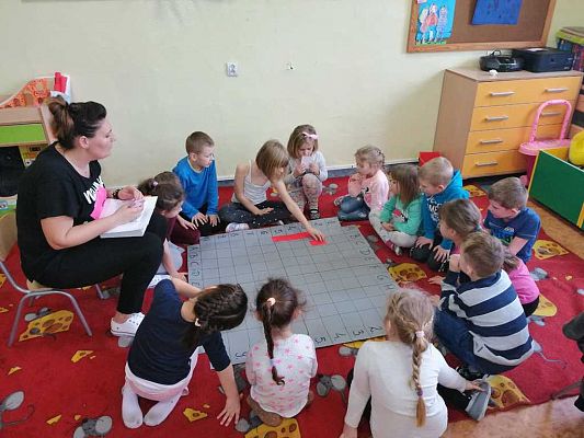 Grafika #8: Przedszkole z klasą