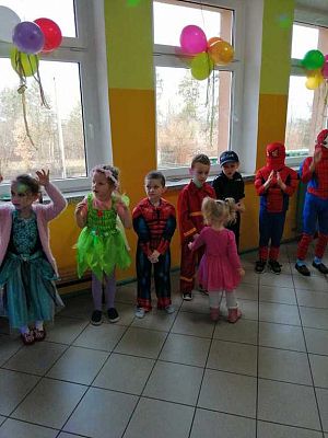 Grafika #4: Bal karnawołowy