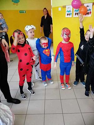 Grafika #6: Bal karnawołowy