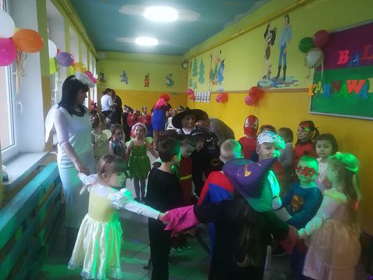 Grafika #1: Bal karnawołowy