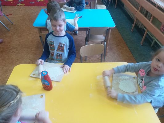 Grafika #1: Dzień Pizzy