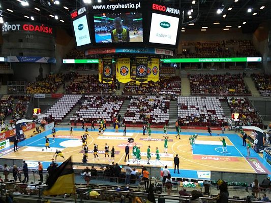 Grafika #1: Mecz koszykówki na Ergo Arenie.