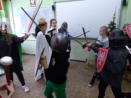 Grafika #3: Rycerze na lekcji historii
