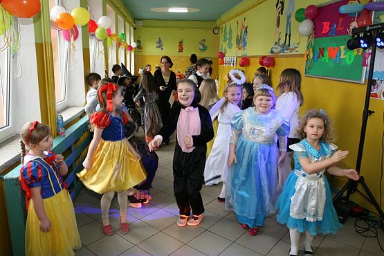 Grafika #9: Bal karnawałowy