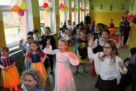 Grafika #14: Bal karnawałowy